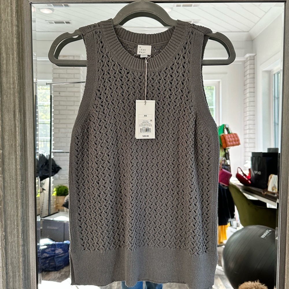 Sweater vest